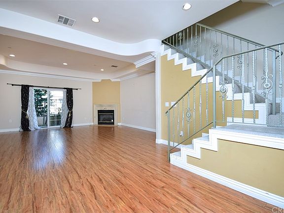 4th image of 1613 Grismer Ave APT 103