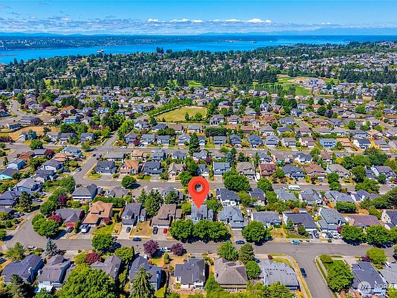 2nd image of 3808 47th Avenue NE