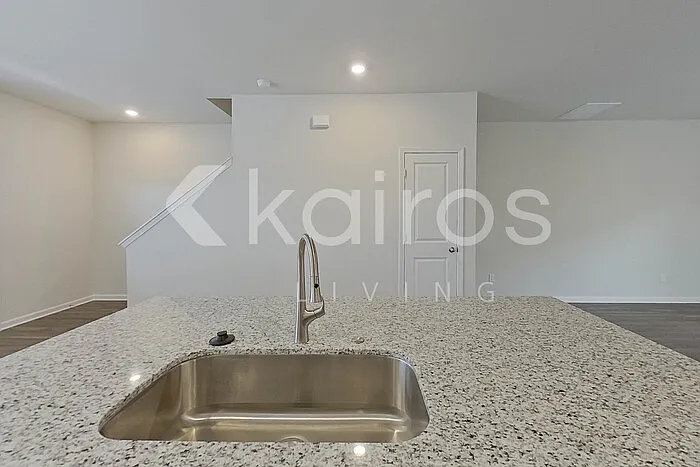 2137 Banyon Cir — Photo 7