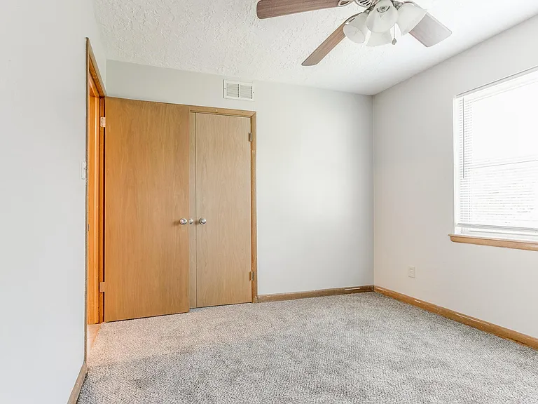 306 S Mercedes Dr — Photo 10