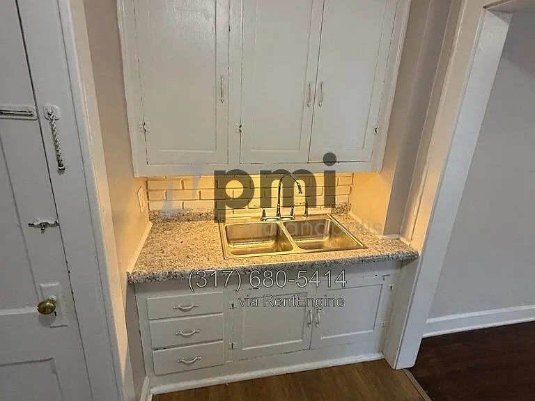943 N Drexel Ave — Photo 17