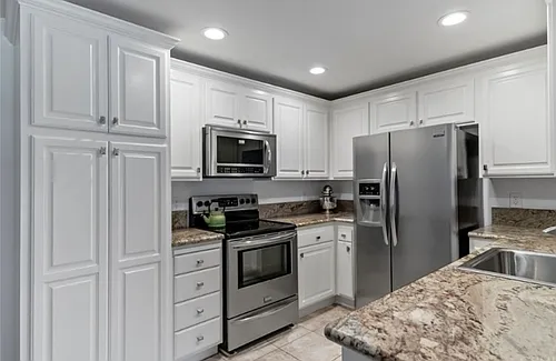 21372 Brookhurst St Photo 1