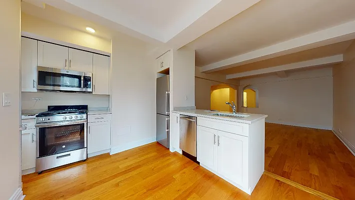 Rented by Bond New York | media 19