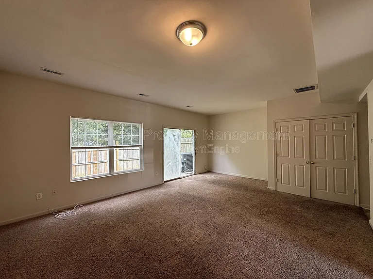 11009 Bevin Dr — Photo 4