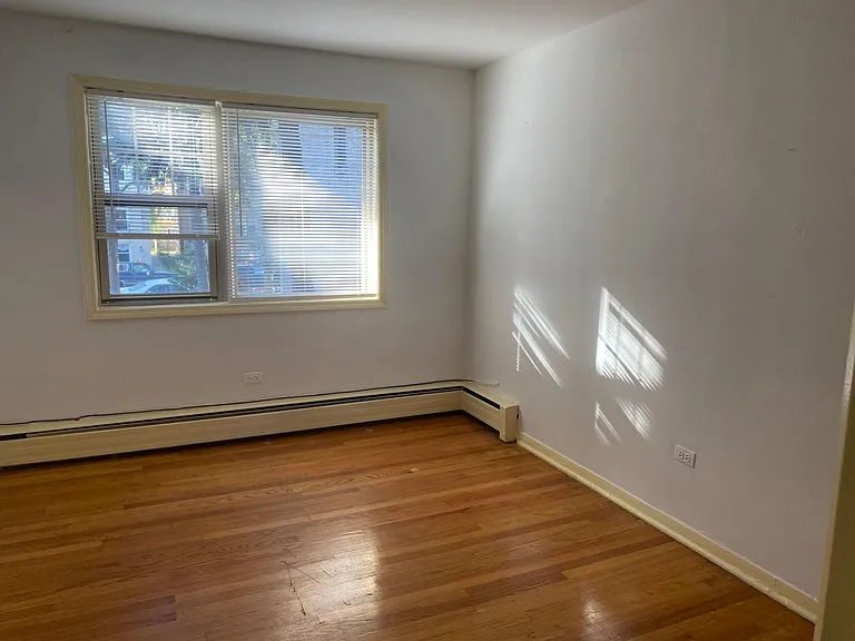 2626 W Greenleaf Ave #1B — Photo 5