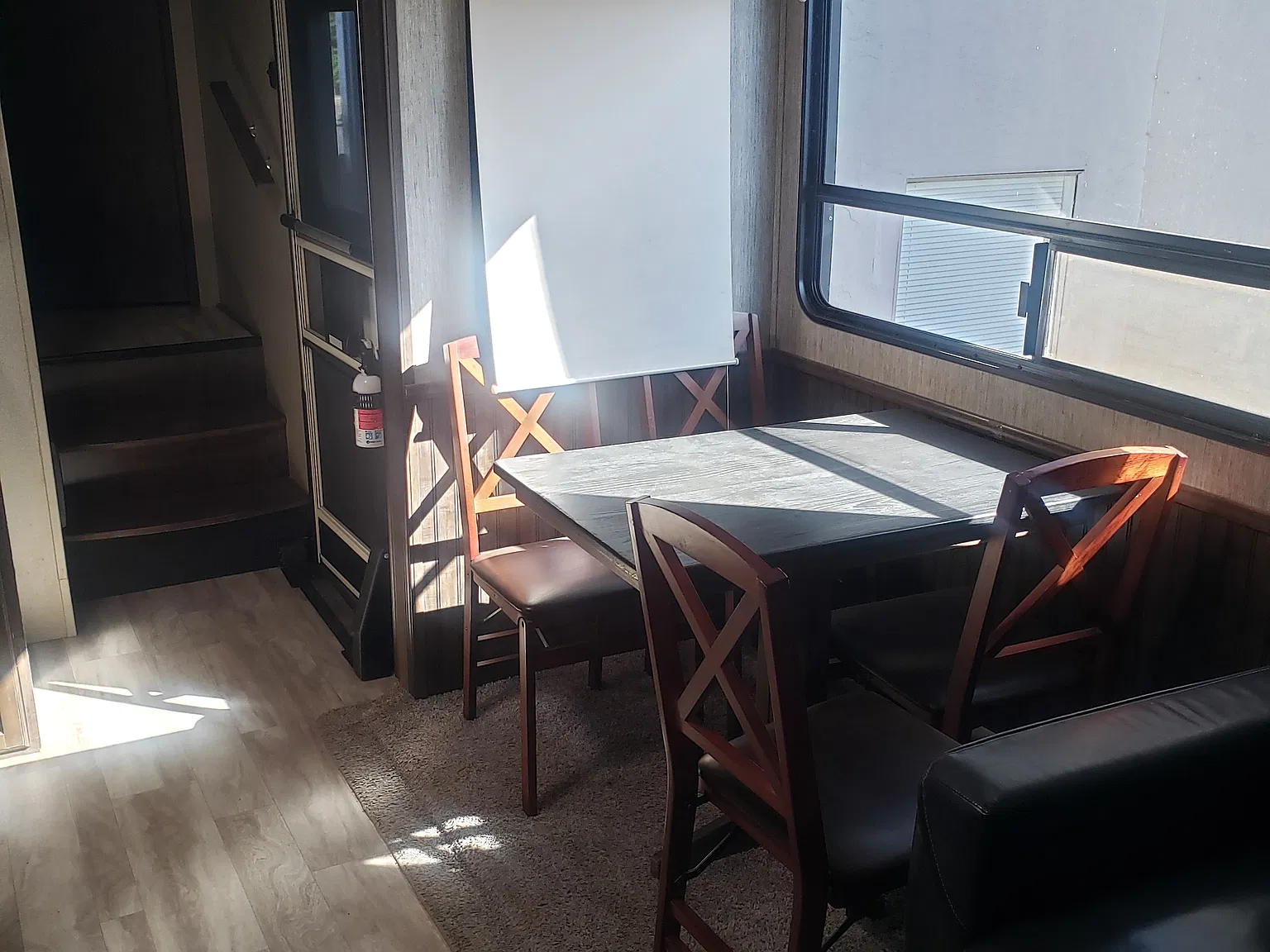 1 bed, 1.5 bath, 50 sqft, $1,150 — Photo 2