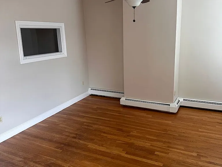 2 Chesterton St #2 — Photo 1