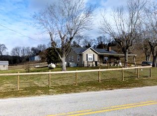 1720 Hickman Rd, Hickman, TN 38567