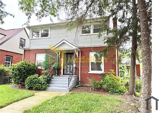4 bed, $2,300 — Photo 2