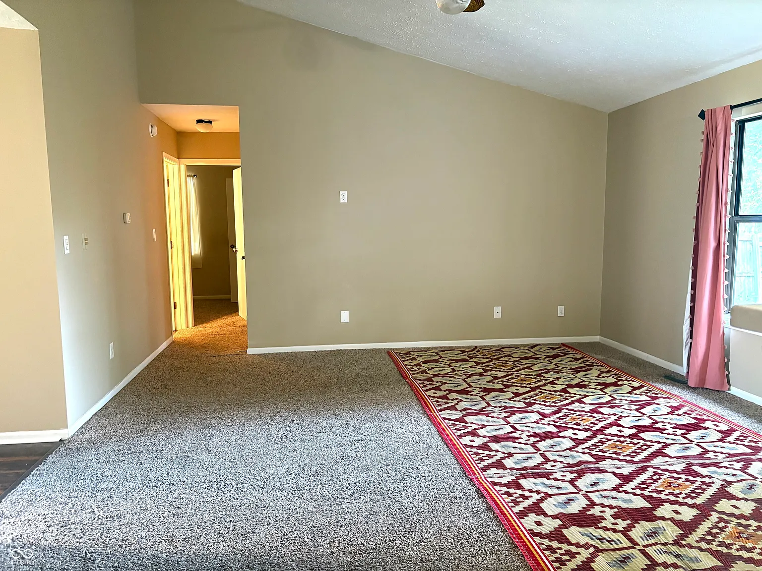3 bed, 2.0 bath, 1200 sqft, $1,700 — Photo 4