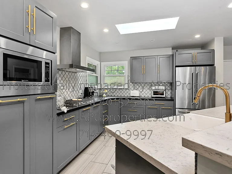 1002 W Santa Clara Ave — Photo 9