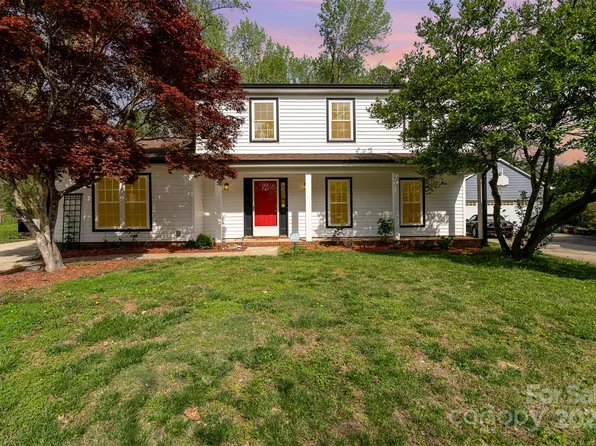 4907 Rivergreen Ln, Charlotte, NC 28227