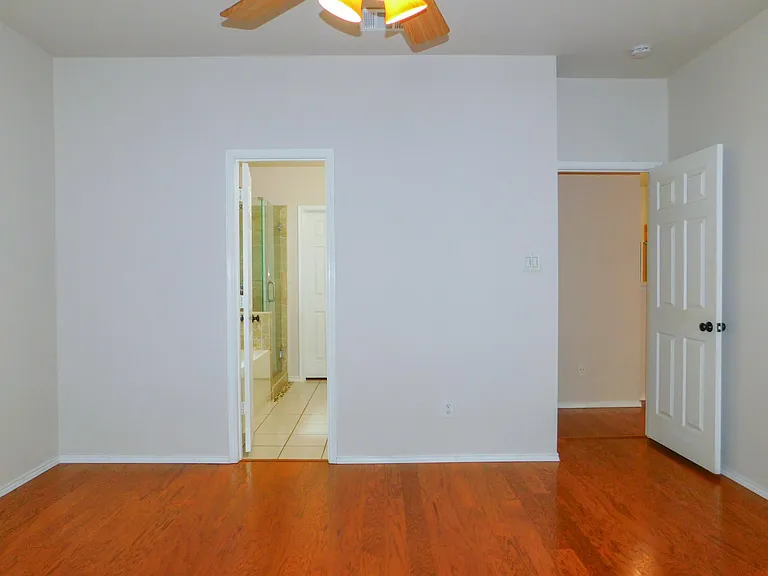 7917 Seven Oaks Ln — Photo 17