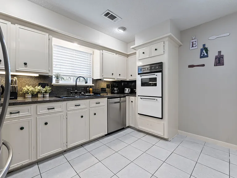 9123 Kerr Dr — Photo 15