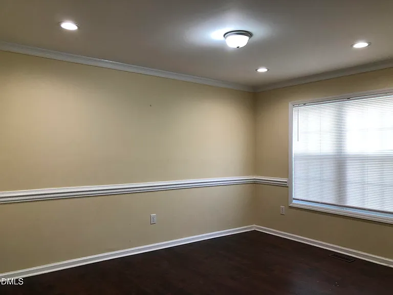 814 Bristol Blue St — Photo 11