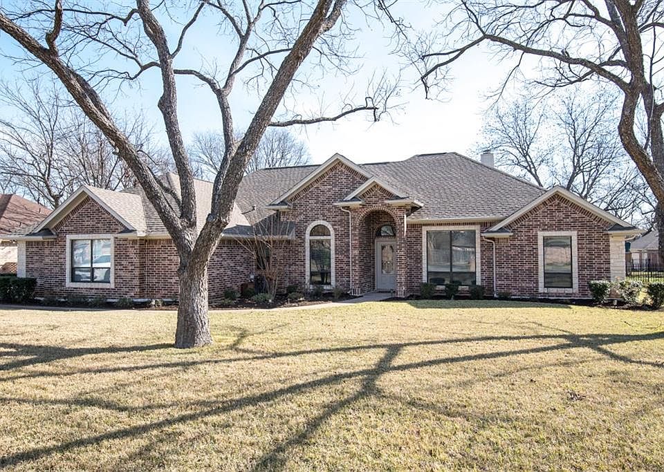 1st image of 9005 N Longwood Dr