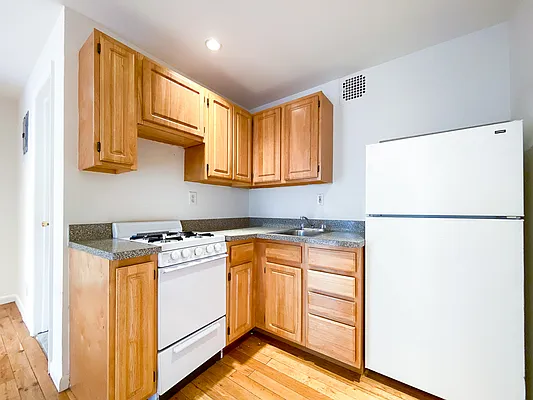 Rented by Compass | media 27