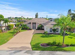 609 SE 33rd Ter, Cape Coral, FL 33904