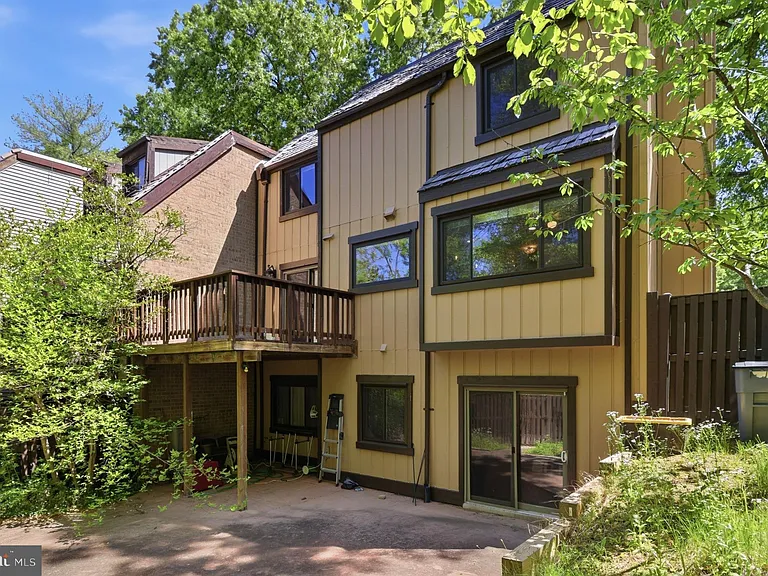 1509 Farsta Ct — Photo 40