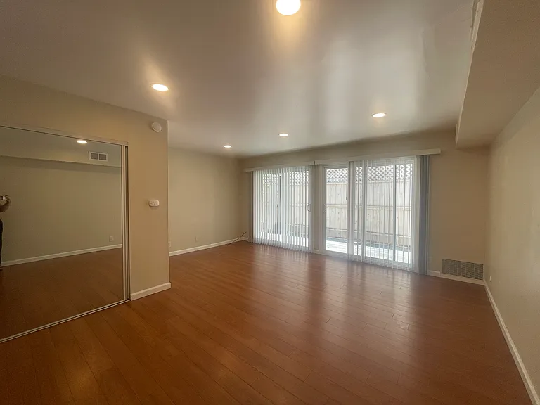 339 Lester Ave #4 — Photo 2