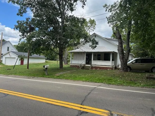 10437 State Route 93 N, New Straitsville, OH 43138