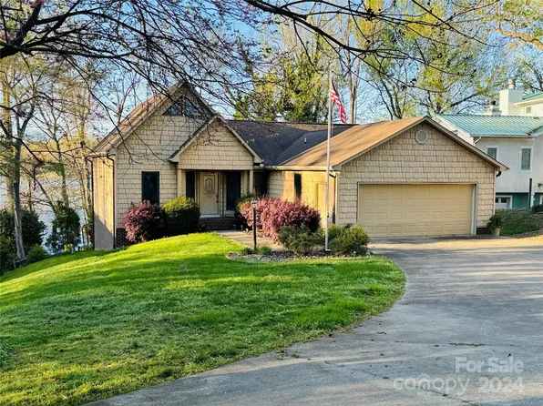 7382 Gabriel St, Sherrills Ford, NC 28673