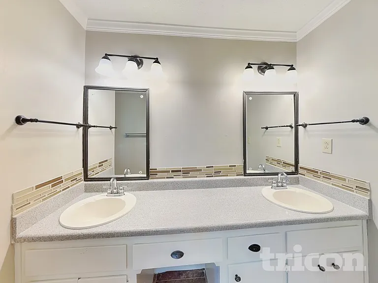 100 Creekwood Ct — Photo 7