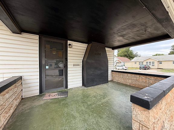 3rd image of 424 N 10th St