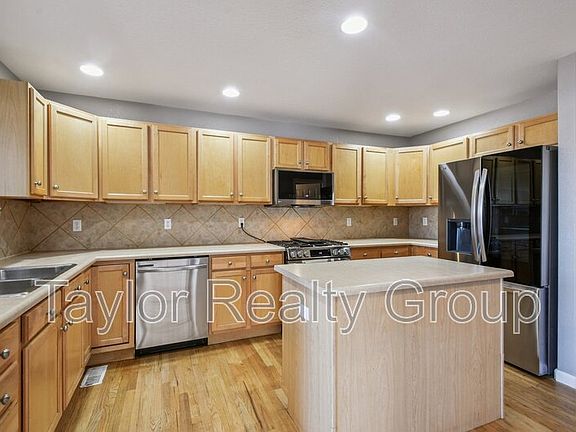 5th image of 22951 E Roxbury Dr Unit B