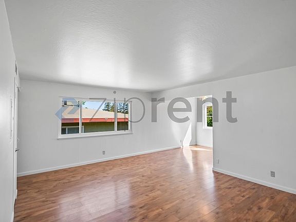4th image of 138 Village Ct APT 6