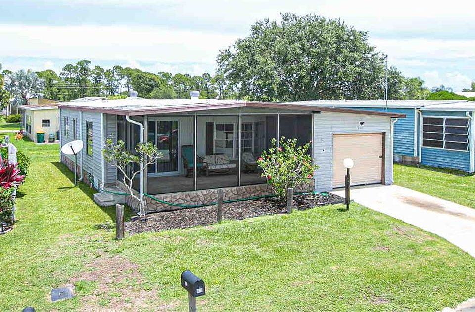 1st image of 1012 Royal Palm Dr
