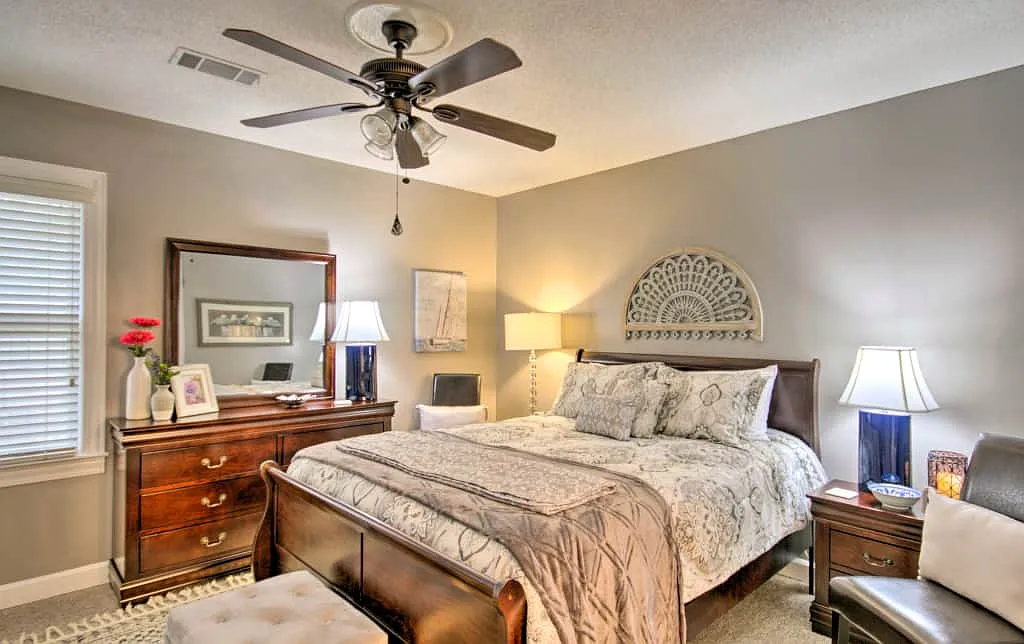 2 bed, 1300 sqft, $2,500 — Photo 3