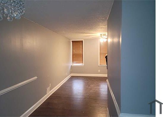 2nd image of 915 N Rosedale St