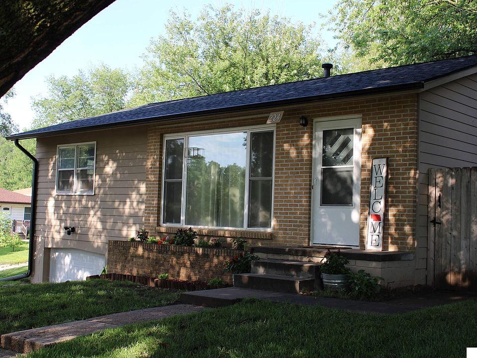1st image of 224 S 13th St