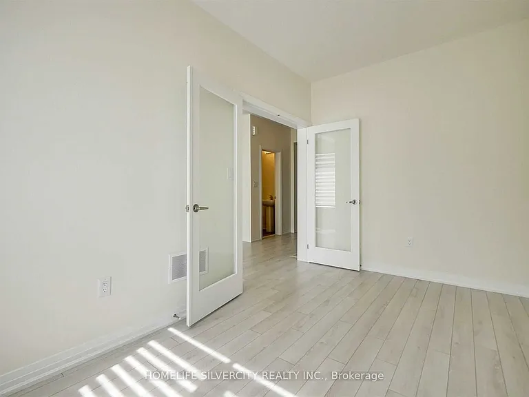 53 Ravenbury St — Photo 16
