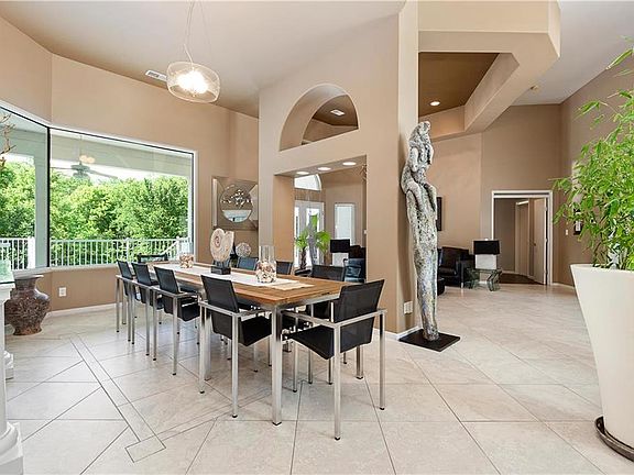 4th image of 1001 SE Willow Pl