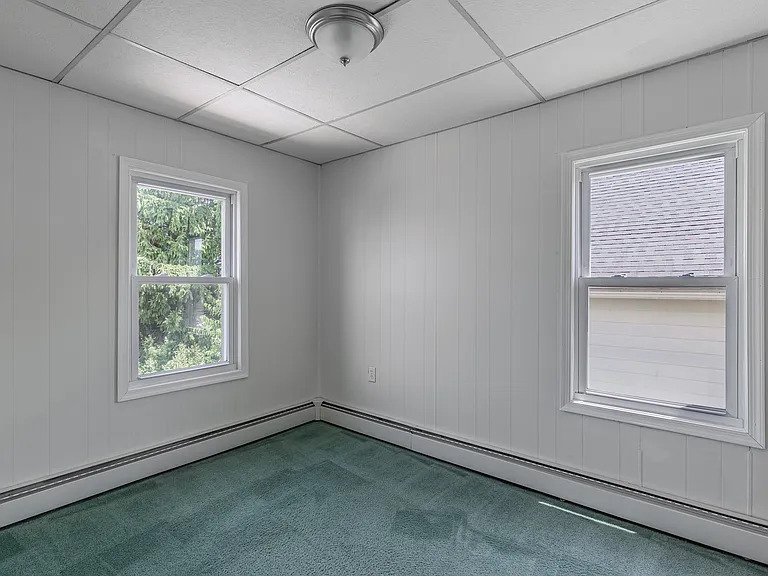 80 E Newport St — Photo 15