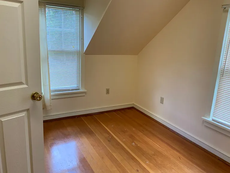 740 W Burkitt St — Photo 13