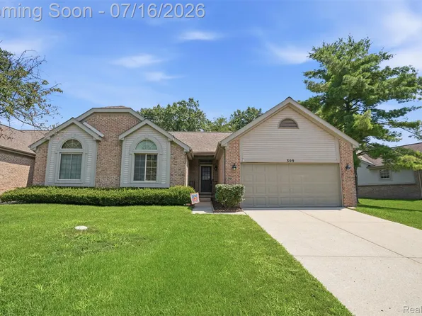 309 Pineknoll Ct, Brighton, MI 48116
