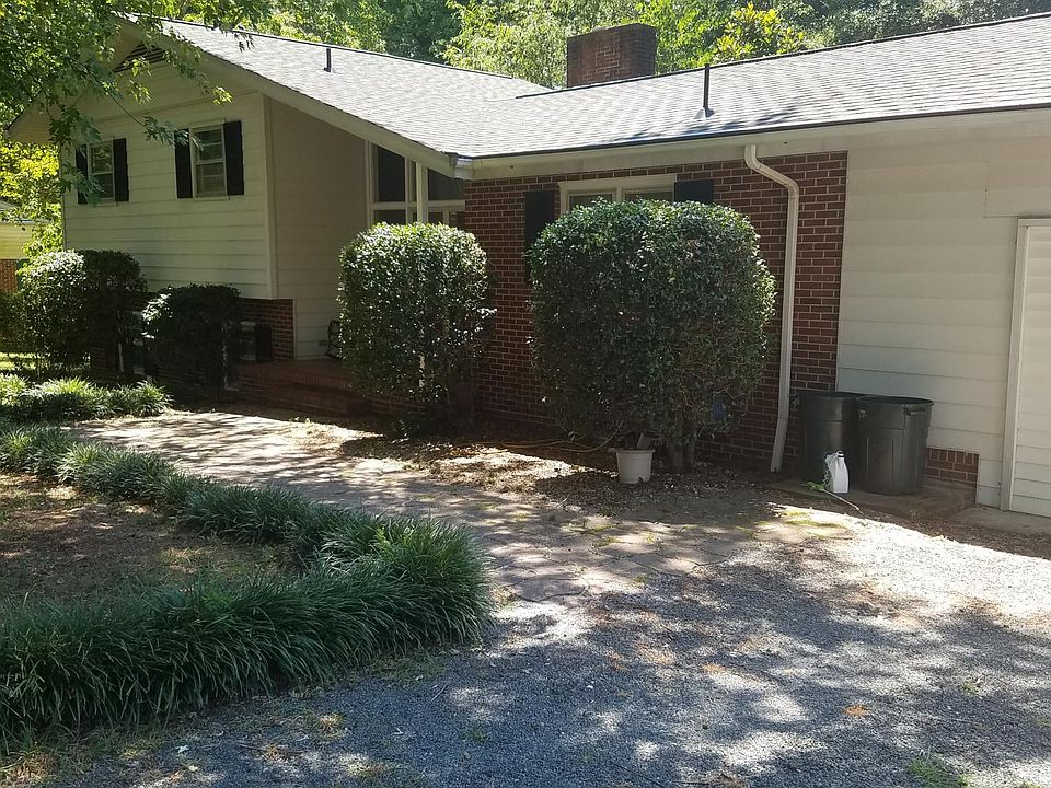 1st image of 202 White Oak Dr Unit 1