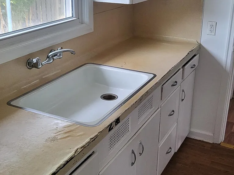 1228 NE Church St — Photo 6