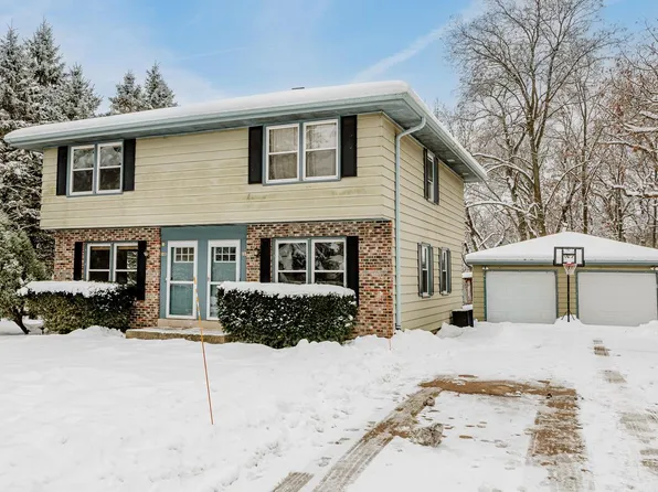 215 West Pembroke WAY #217, Wales, WI 53183