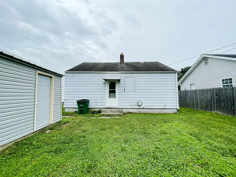 2320 Plum St — Photo 15