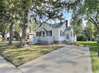807 N 2nd St, Kentland, IN