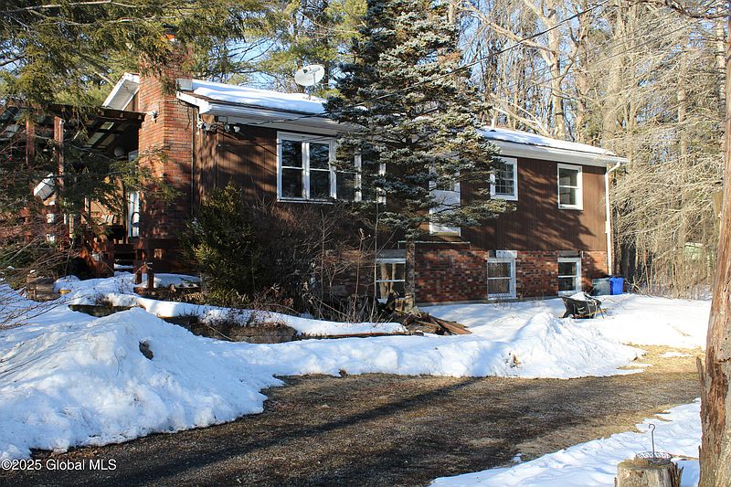 3rd image of 3224 Putnam Road