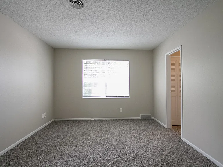 10724 W 88th Ter — Photo 14