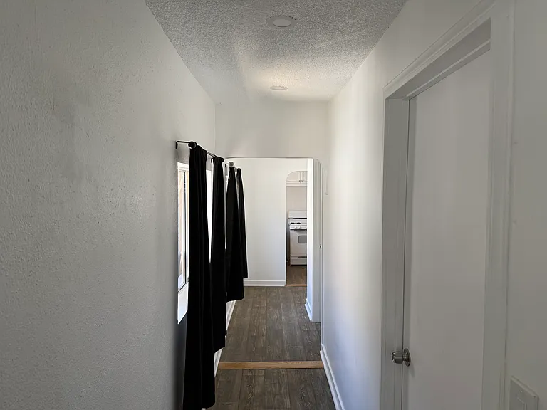 2032 Wilson Ave — Photo 2