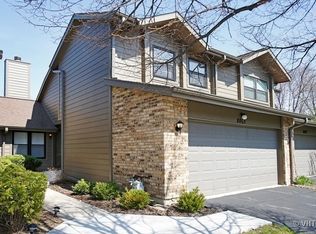 8065 Wildwood Ln, Darien, IL 60561