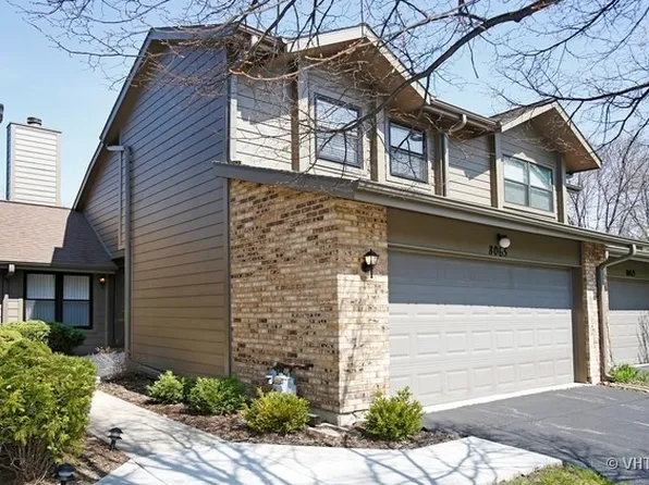 8065 Wildwood Ln, Darien, IL 60561