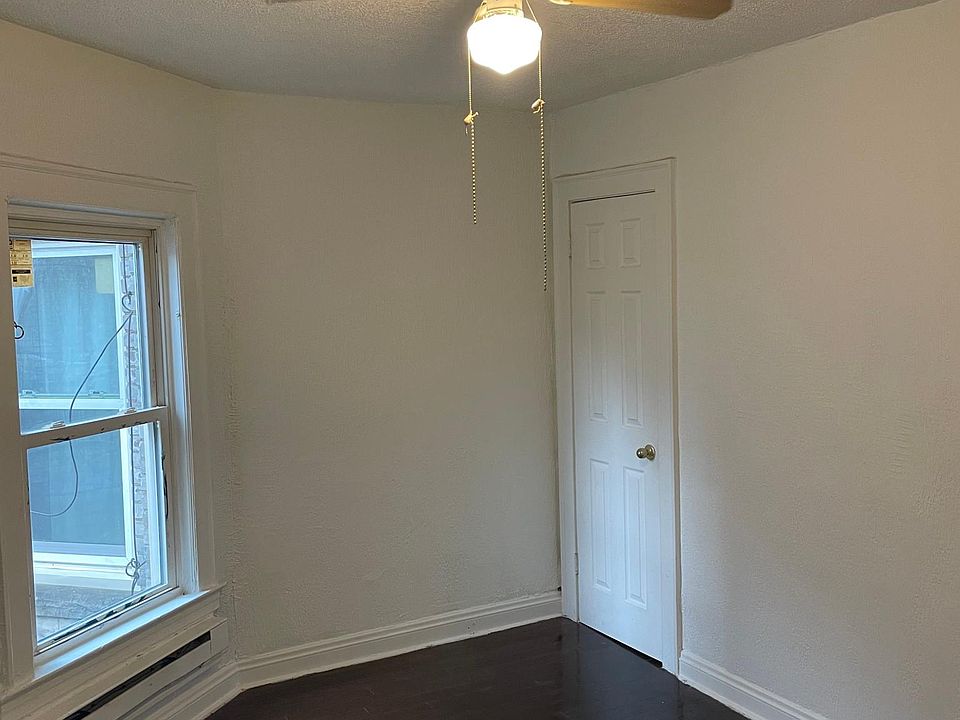 2nd image of 1874 Marloes Ave #14